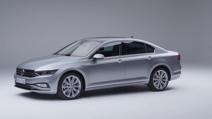 Neuer Passat wird als erster Volkswagen teilautomatisiert mit Reisegeschwindigkeit fahren