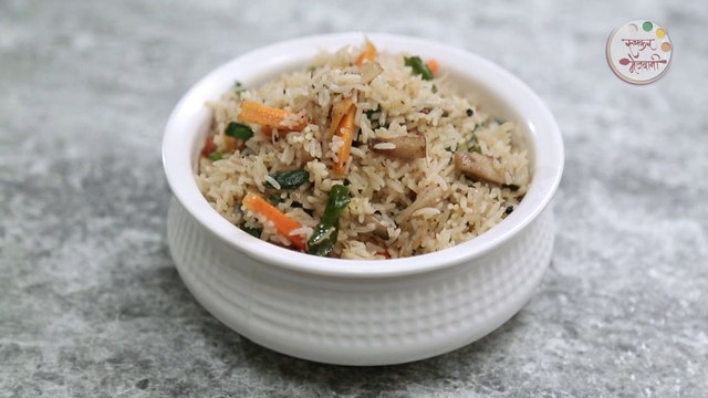 मशरूम पुलाव - Mushroom Pulao Recipe In Marathi - Restaurant Style Veg Pulao - Archana
