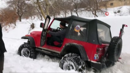 Off road ekibi karda zor anlar yaşadı