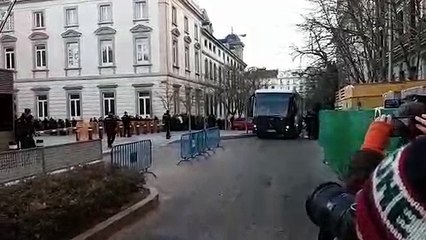 Arribada dels presos polítics a l'Audiència espanyola