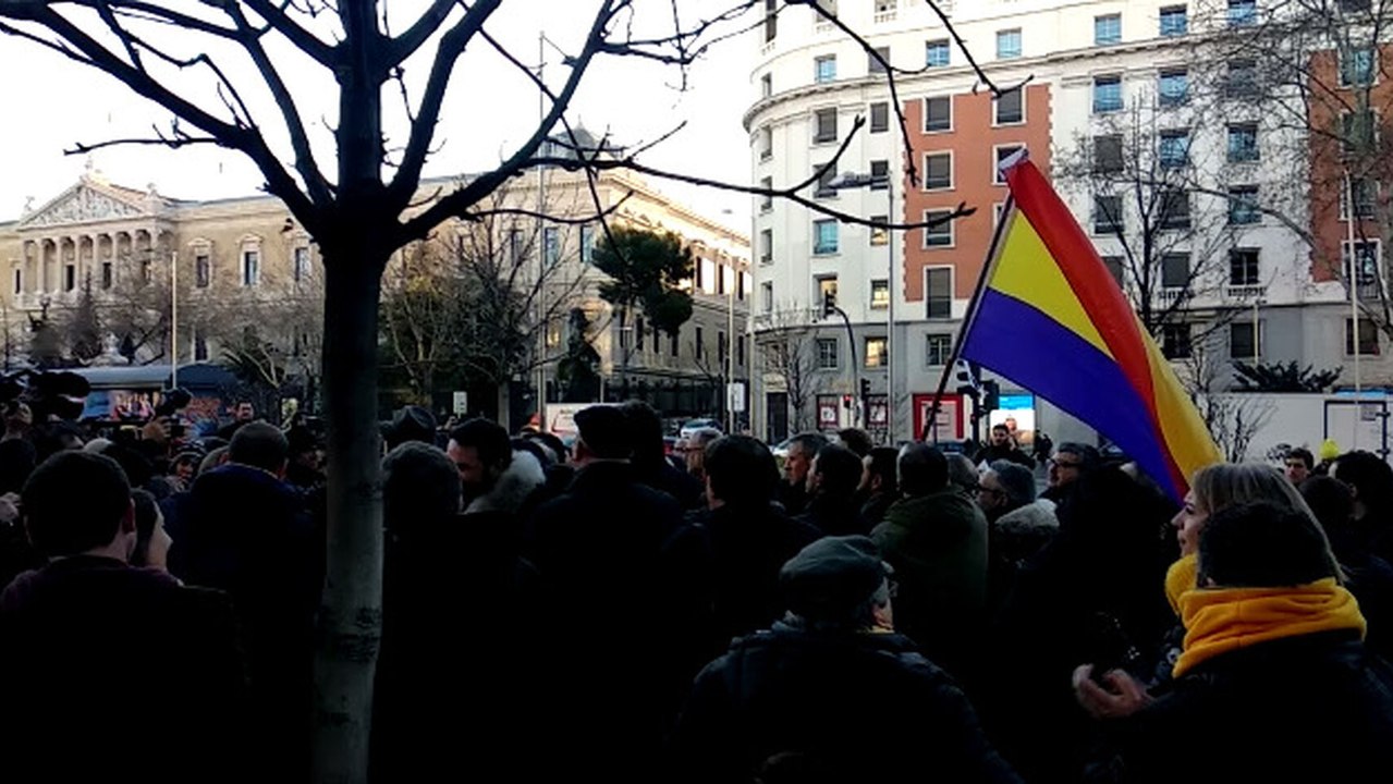 Manifestación delante del Tribunal Supremo.