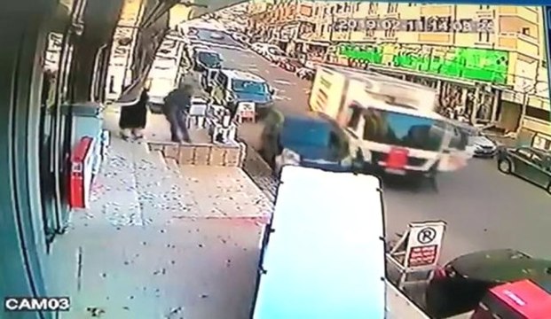Freni Boşalan Kamyon Ortalığı Birbirine Kattı