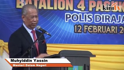 'Tengok muka saya, totok melayu!'