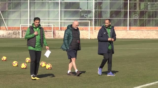 Hikmet Karaman: Kayserispor Olarak Her Maça Farklı Bakıyoruz