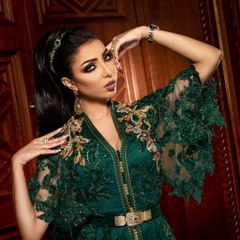 دنيا بطمة تستعرض أول كلمات ابنتها غزل الترك