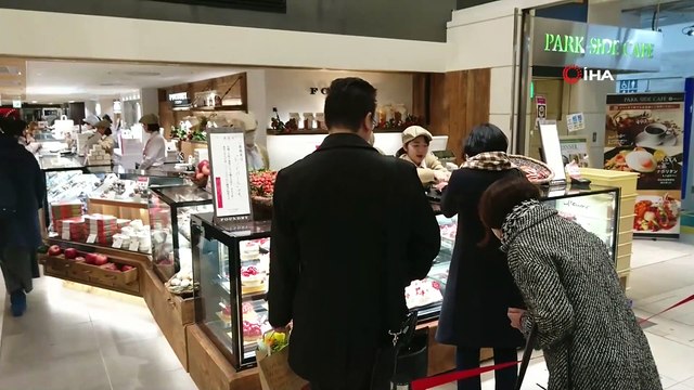 - Japonya'da Sevgililer Günü Bir Başka Kutlanıyor- Yalnızca Kadınlar Erkeklere Hediye Alıyor