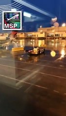 Bagage oublié sur la piste d'aéroport... Adieu !