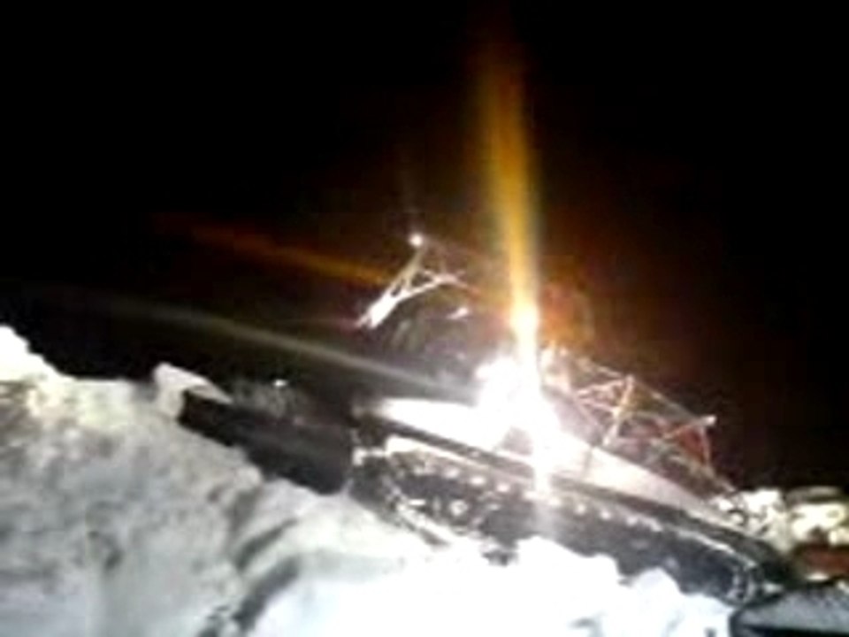 flo pousse la neige a canon