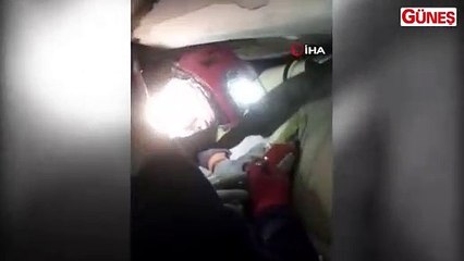 Kartal’da enkaz altından kurtarılan Mahmut Tayyip Alemdar’ın göçük altından kurtarılma görüntüleri ortaya çıktı