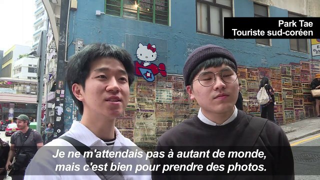 Les touristes s'attroupent pour des photos Instagram à Hong Kong