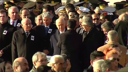 Helikopter kazasında şehit olan Pilot Yüzbaşı Özcan son yolculuğuna uğurlandı