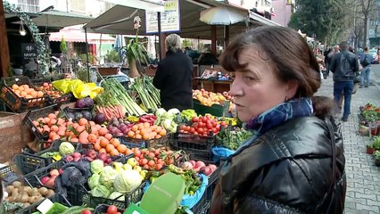 Perimet u shtrenjtuan. Shkak, dëmet nga moti dhe monopoli në treg  - Top Channel Albania