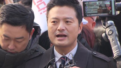 김태우 피고발인 조사 마치고 귀가..."사실대로 다 애기했다" / YTN