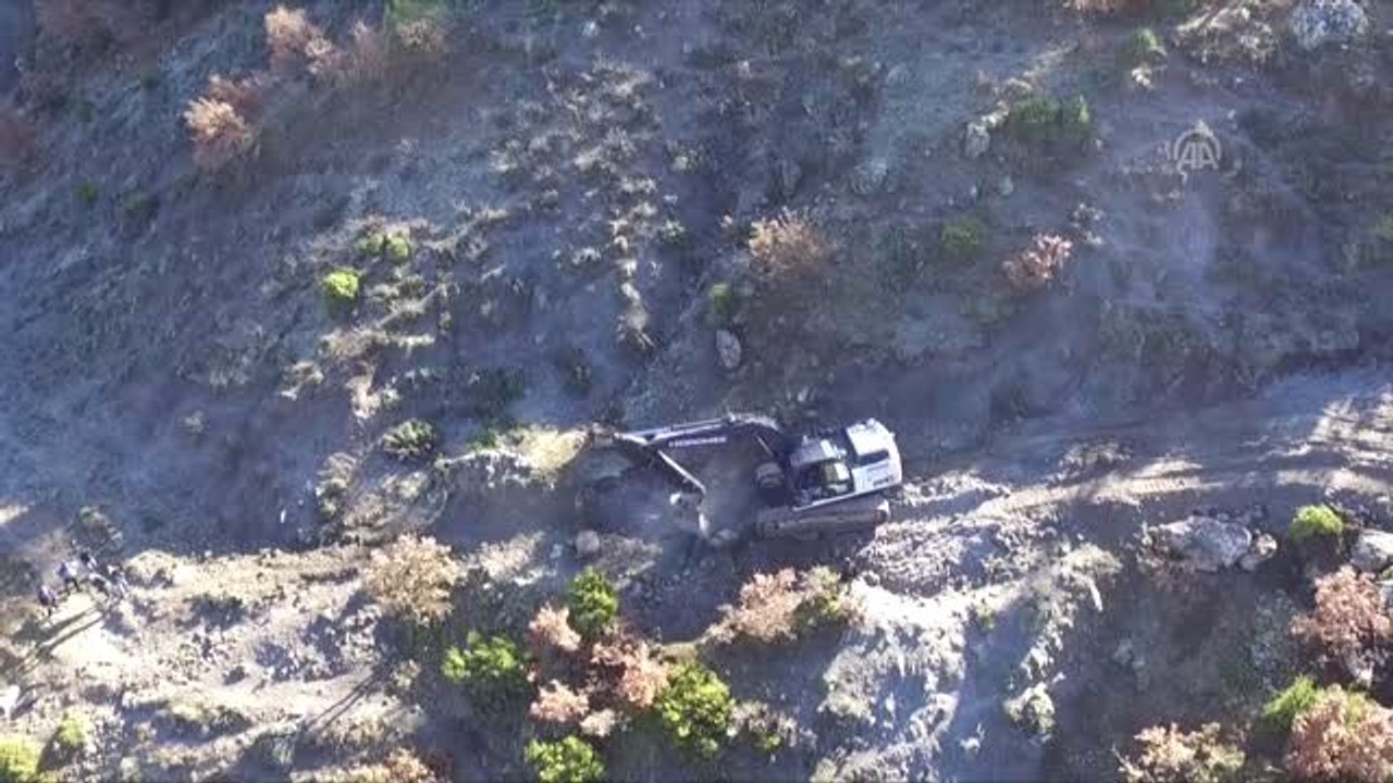 Demirci'de 6 Mahalleyi Birbirine Bağlayan Yol Ulaşıma Açıldı