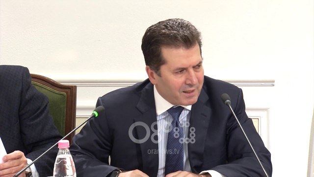 Ora News - Mazhoranca miraton ligjin e ri për tokat, opozita kundër: Klientelist