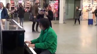 DUDE ROCKS OUT AMAZING GRACE TO AMAZED CROWD