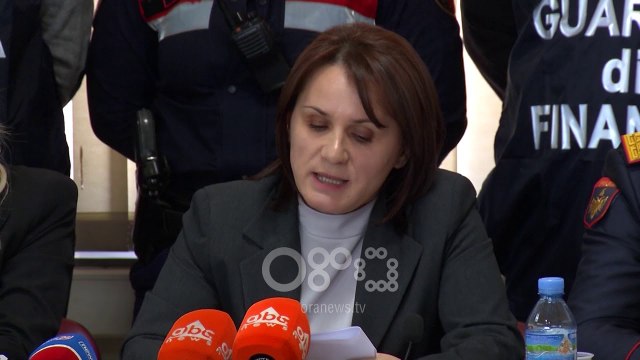 Ora News - Lulet e pranverës shkatërrojnë trafikun e drogës Shqipëri-Itali, arrestime në dy shtete