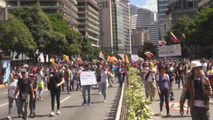 Chavismo y oposición miden fuerzas con movilizaciones en Caracas
