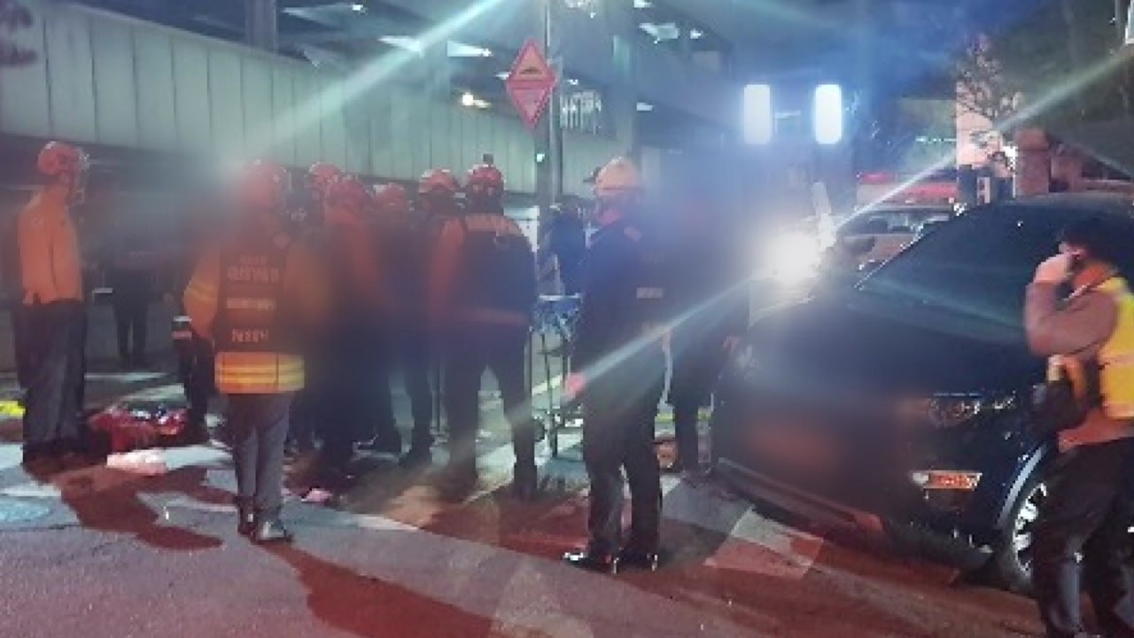 96세 남성이 몰던 차량에 보행자 치여 사망 / YTN