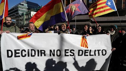 Processo agli indipendentisti: la protesta dei catalani