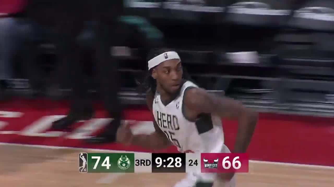 Michael Qualls slams it home