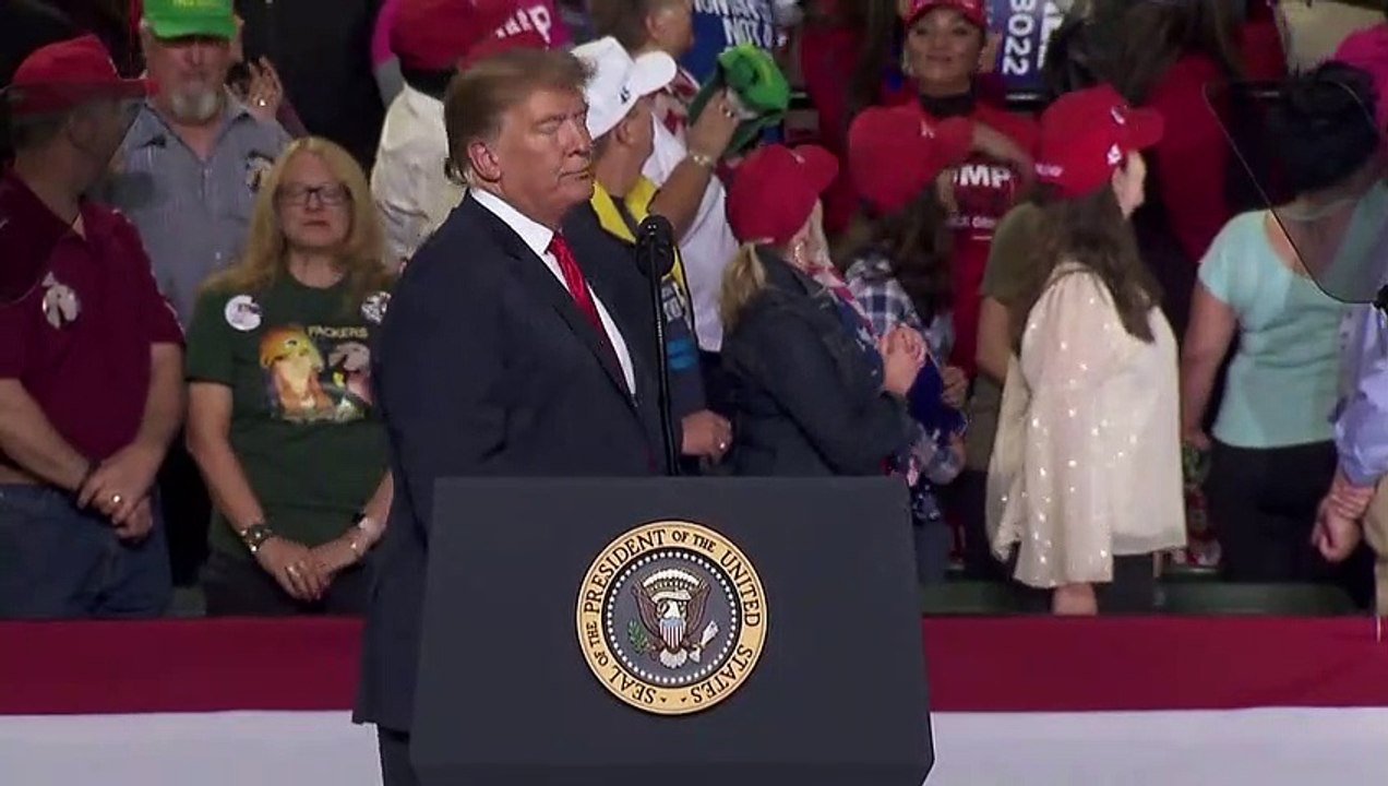 Gegendemonstranten: Trump platzt bei Rede der Kragen