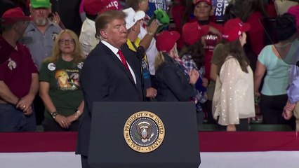 Gegendemonstranten: Trump platzt bei Rede der Kragen