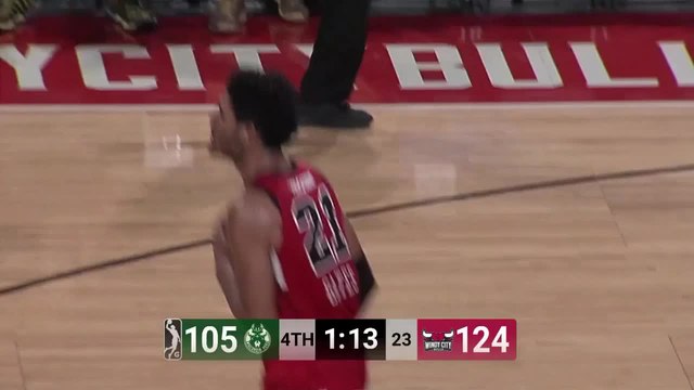 Kaiser Gates Leads Windy City Bulls To Victory With Team-High 24 PTS & 11 REB