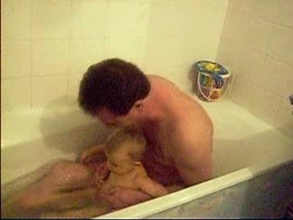 papa et Valentin au bain !!!