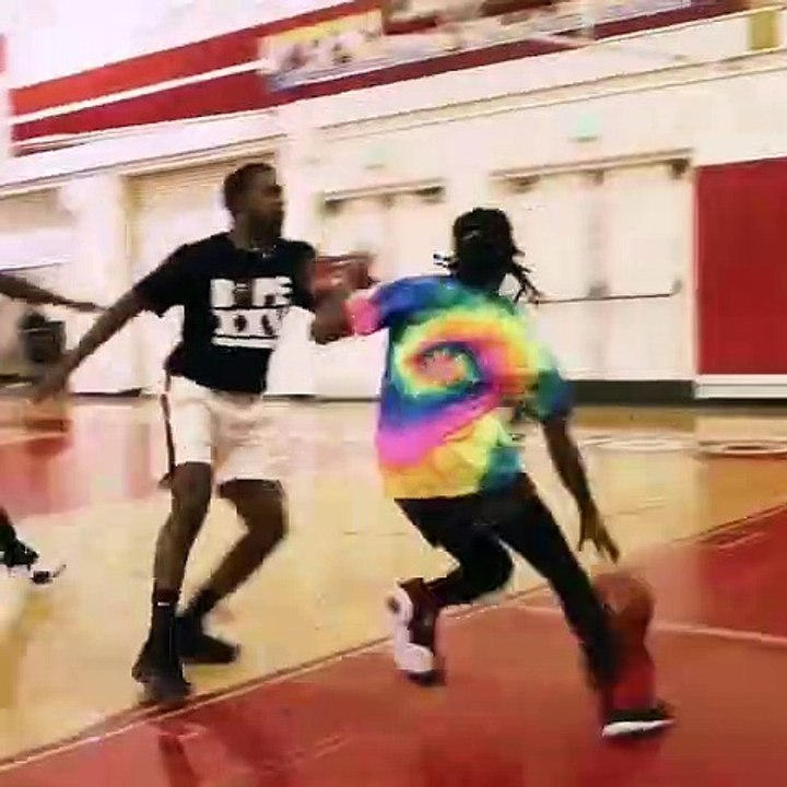 Quavo shows off his basketball skills! video Dailymotion