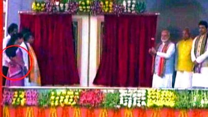 Modi के सामने Tripura Minister Manoj Kanti Deb ने की गंदी हरकत, महिला मंत्री को छुआ | वनइंडिया हिंदी