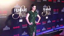 Ankita Lokhande Looks Uncomfortable At Filmfare Glamour And Style Awards 2019