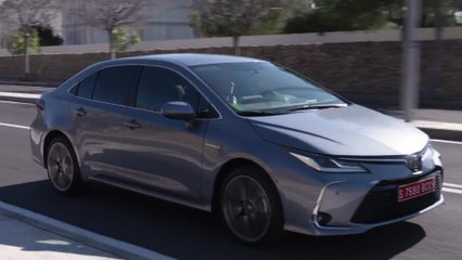 2019 Toyota Corolla Saloon in Grey Driving in Barcelona