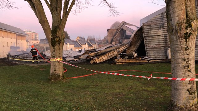 Lendemain d’incendie aux abords du complexe sportif André-Jidouard