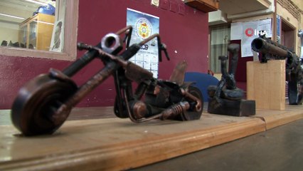 Hurda malzemeler sanat eserine dönüştü