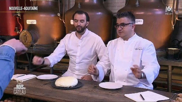 Cyril Lignac et Frédéric Bau décontenancés face à une candidate dans Les rois du gâteau - Regardez