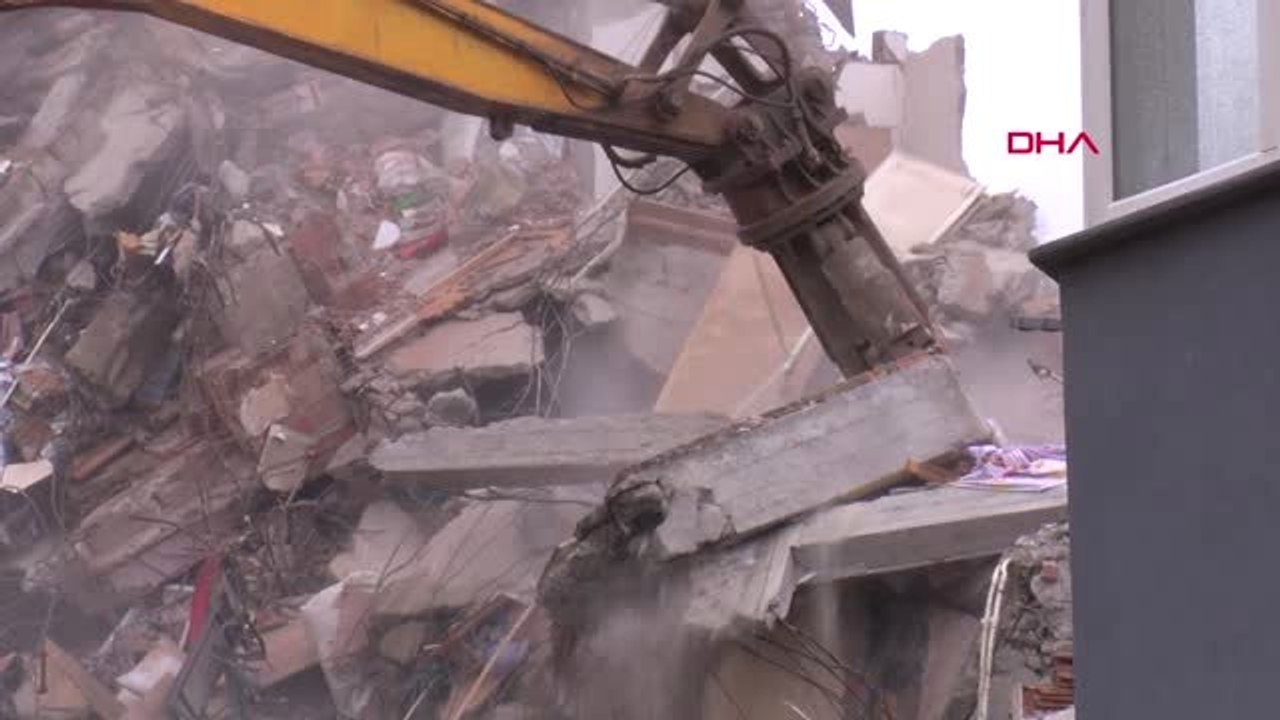 İstanbul- Kartal'daki Yunus Apartmanının Yıkımı Tamamlandı, Molozlar Kaldırılıyor