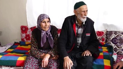 İlk Günkü Sevgiyle 75 Yıldır Aynı Yastığa Baş Koyuyorlar