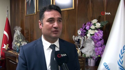 Adana'da yeni stadın çatısı tamamlandı