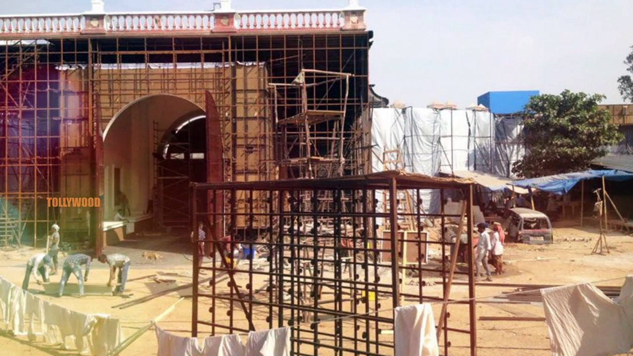 ఆర్ ఆర్ ఆర్ సెట్ ఫోటోలు లీక్ | RRR | Jr NTR | Ram Charan | S. S. Rajamouli - Tollywood