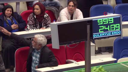 - 14 Şubat öncesi çiçek mezatına yoğun ilgi