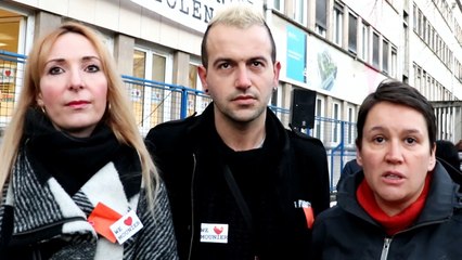 Le rassemblement après l'agression d'un enseignant devant le lycée Mounier de Grenoble