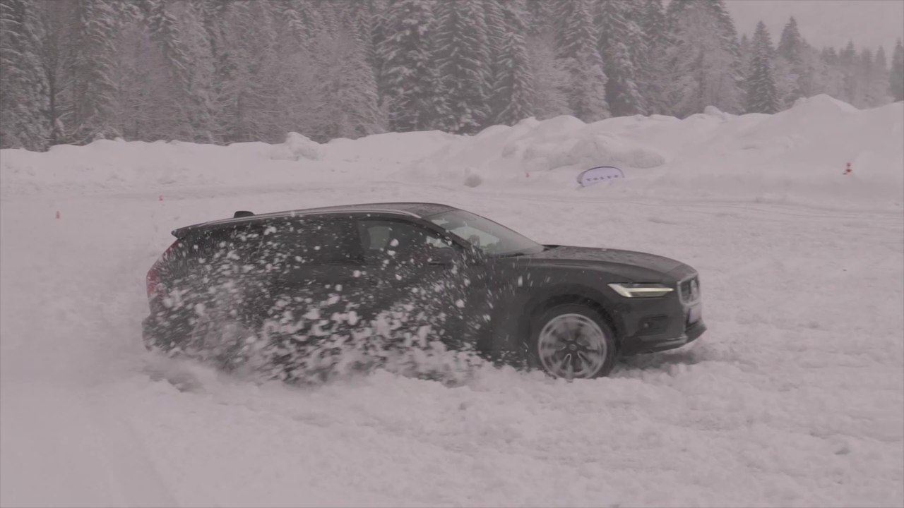 Volvo V60 Cross Country D4 AWD Pro – Test und Fahrbericht