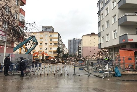 Kartal'daki Yunus Apartmanında Yıkım Tamamlandı