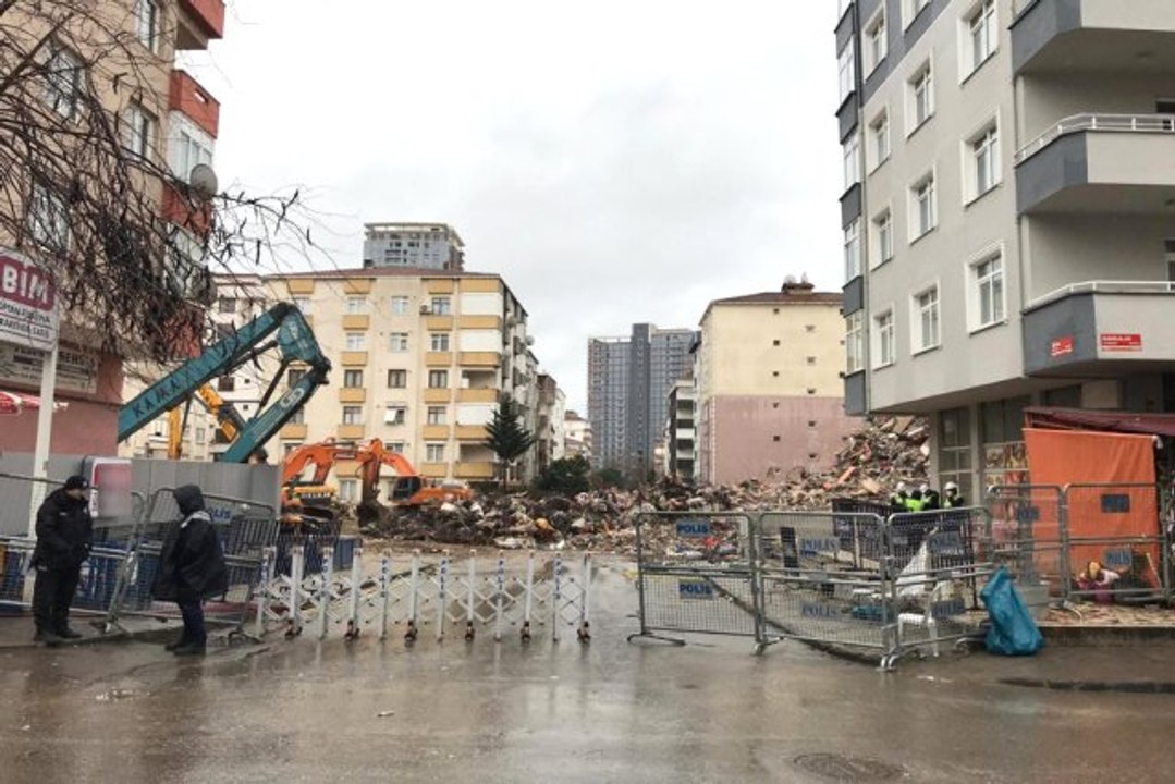 Kartal'daki Yunus Apartmanında Yıkım Tamamlandı