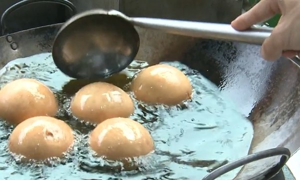 Menikmati Roti Mantau, Kuliner Khas Balikpapan