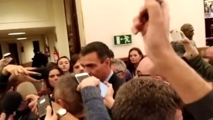 Sánchez abandona el Congreso sin dar explicaciones tras caer los Presupuestos