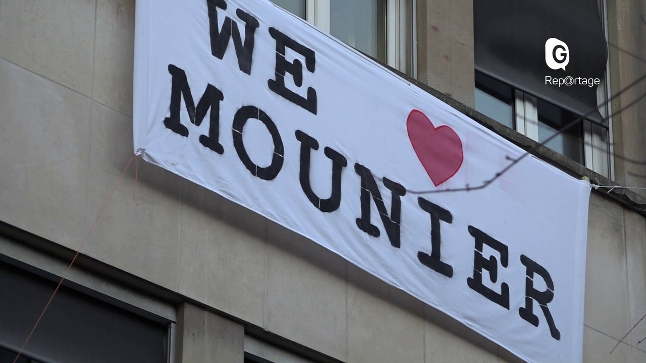 Reportage - Mobilisation après l'agression d'un professeur au Lycée Mounier