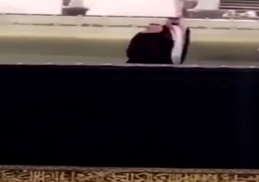 Kabe'nin Üzerine Çıkan Prens Selman'a Büyük Tepki