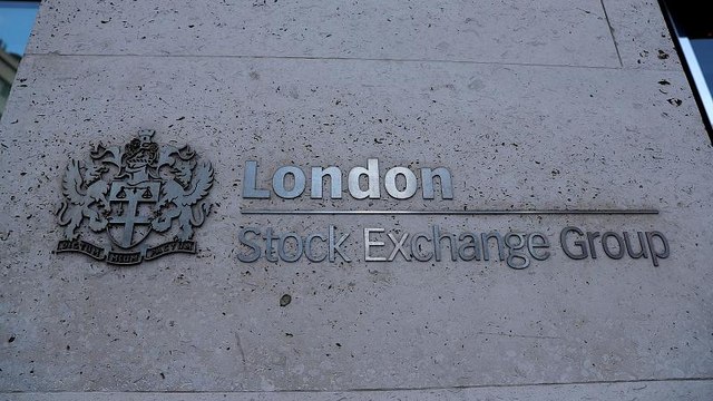 Housebuilders, packaging stocks lift UK shares